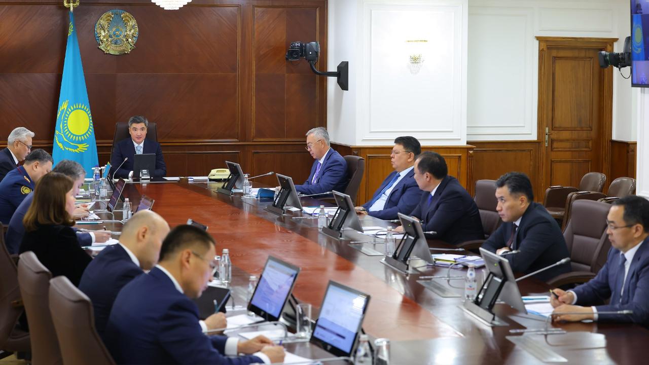 Премьер-министр поручил обеспечить адресное предоставление социальной помощи