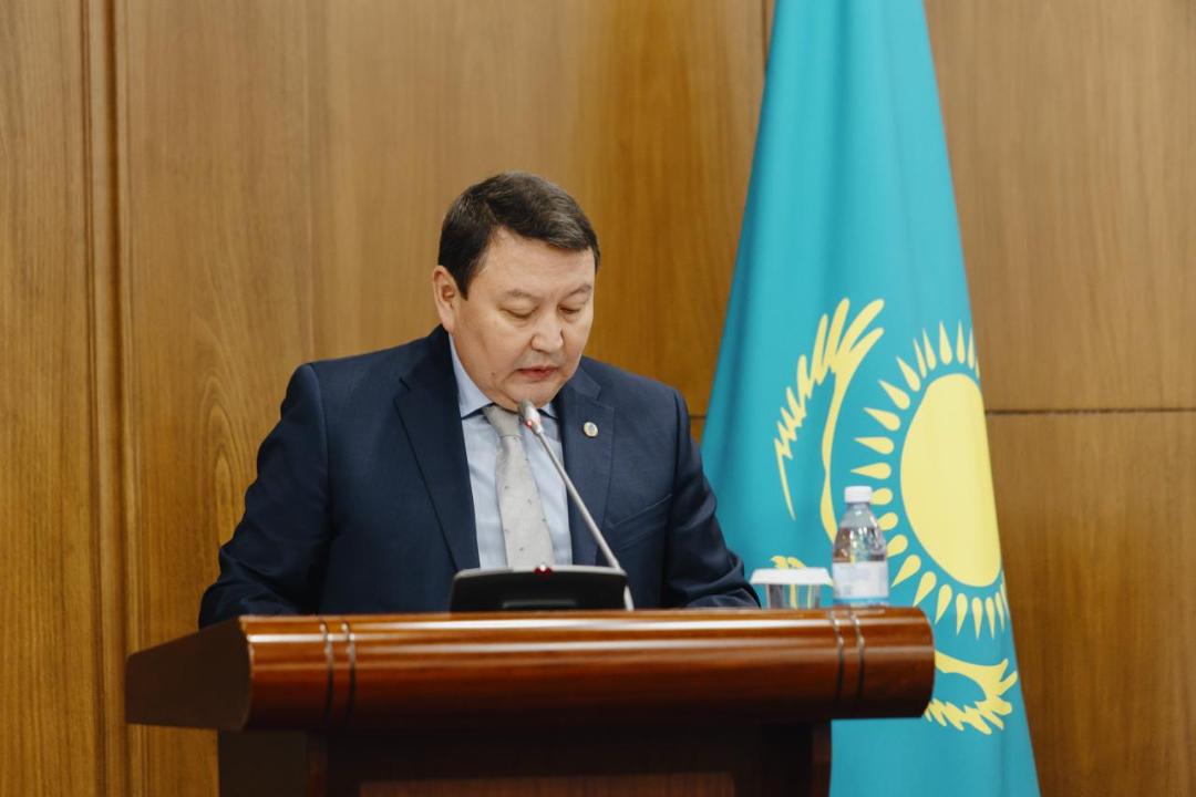 Еңбекминінің Алқа отырысында әлеуметтік міндеттемелердің орындалуы мен әлеуметтік көмек шаралары туралы айтылды